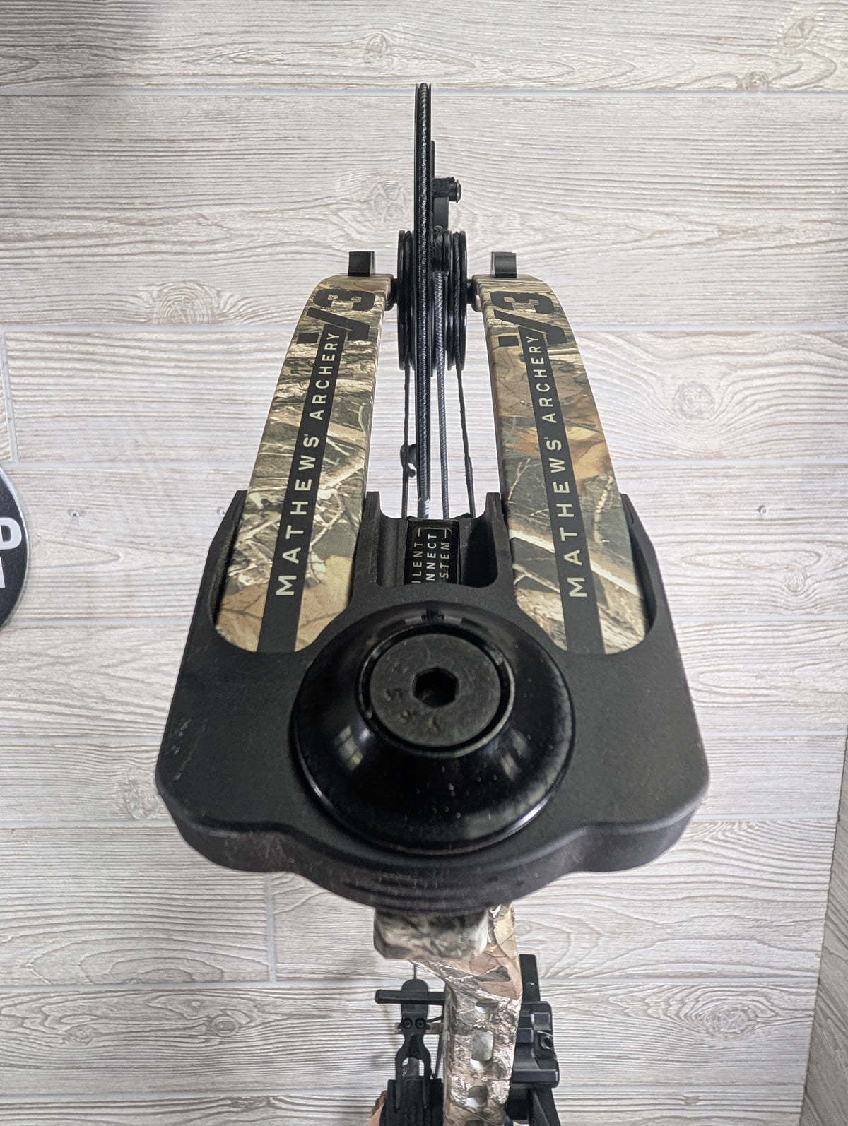 Used Mathews V3 31 Left Hand Realtree Camo Pkg