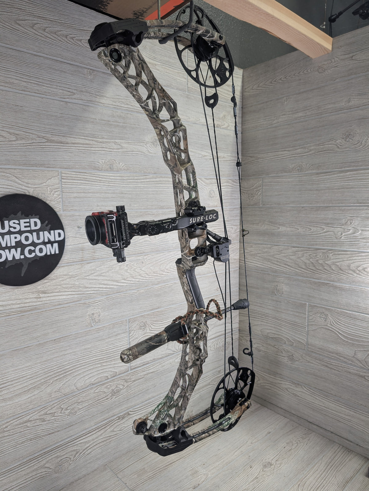 Used Mathews V3 31 Left Hand Realtree Camo Pkg