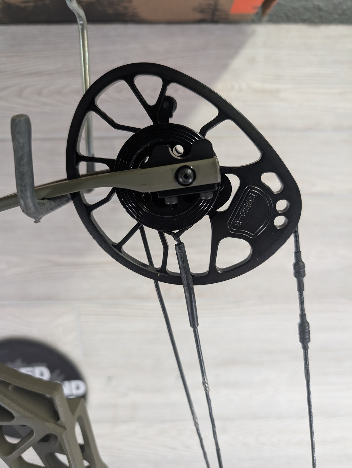 Mathews Prima Green Ambush RH Bow Package 30-50 lbs