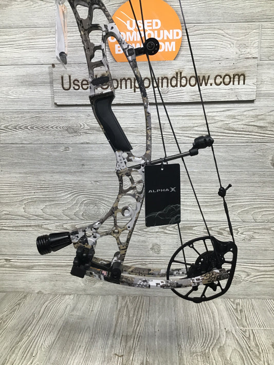 New Hoyt Alpha X 30 Elevated 2 60-70# 25" - 30" Right Hand