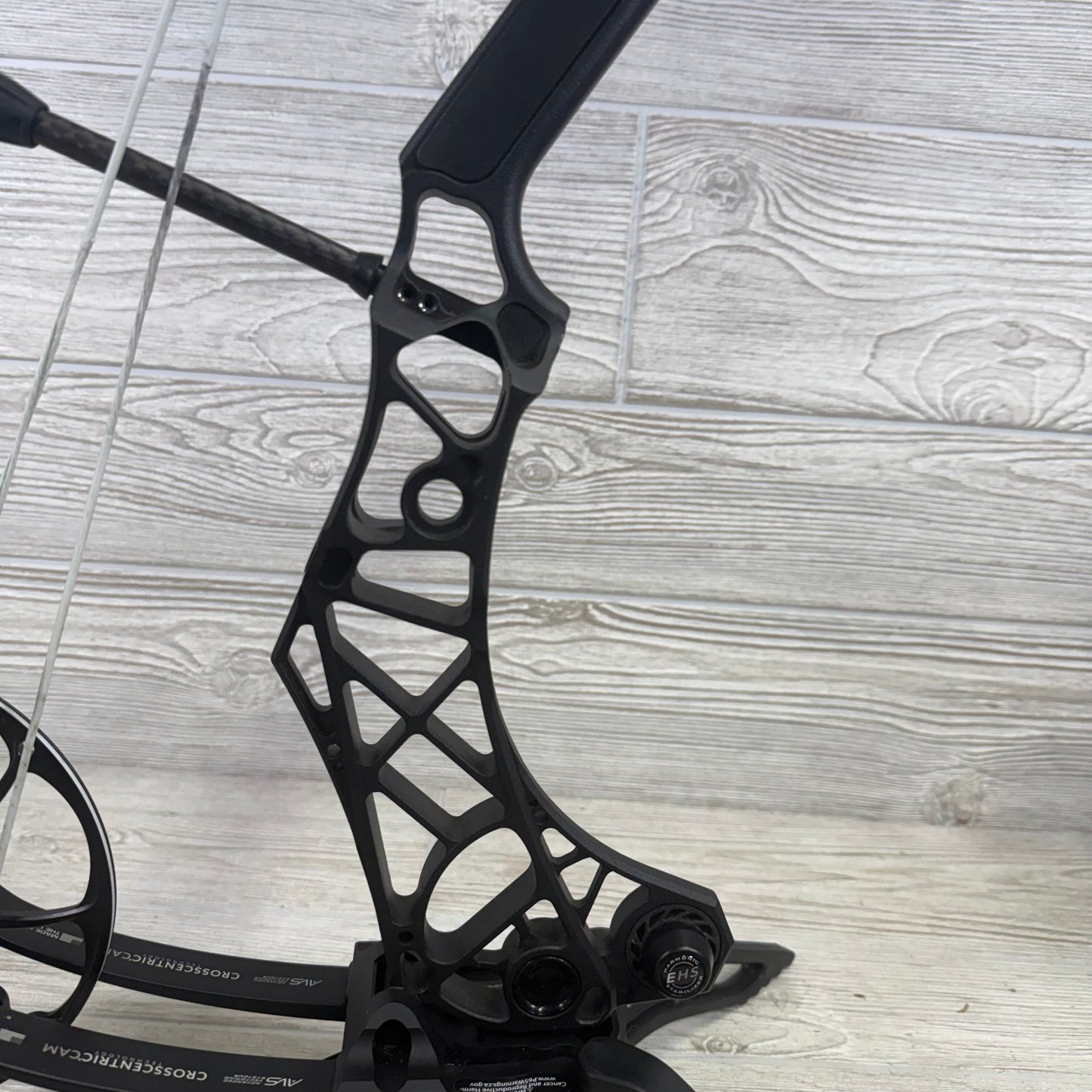 Used Mathews VXR 31.5 Black RH 30" 70lbs
