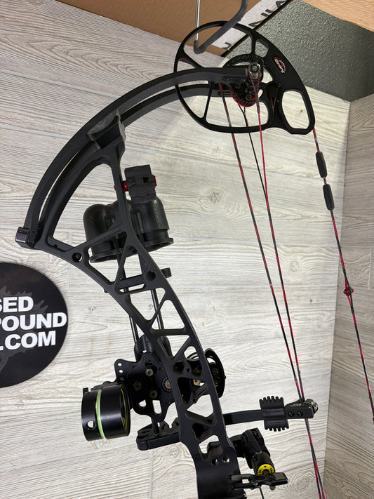 Used Right Hand Bowtech Experience Black 60# PKG