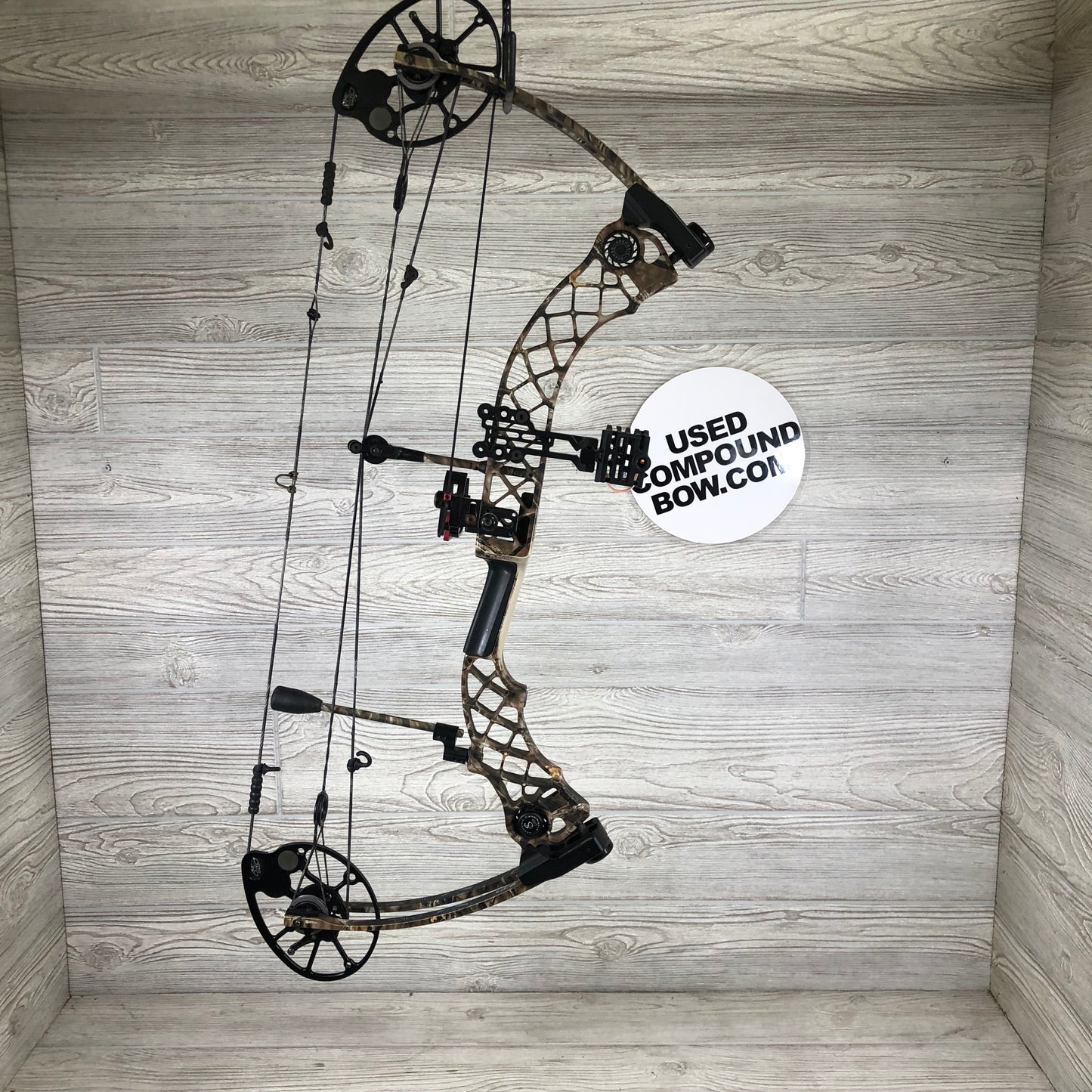 Used Mathews Chill Right handed package 50# max limbs