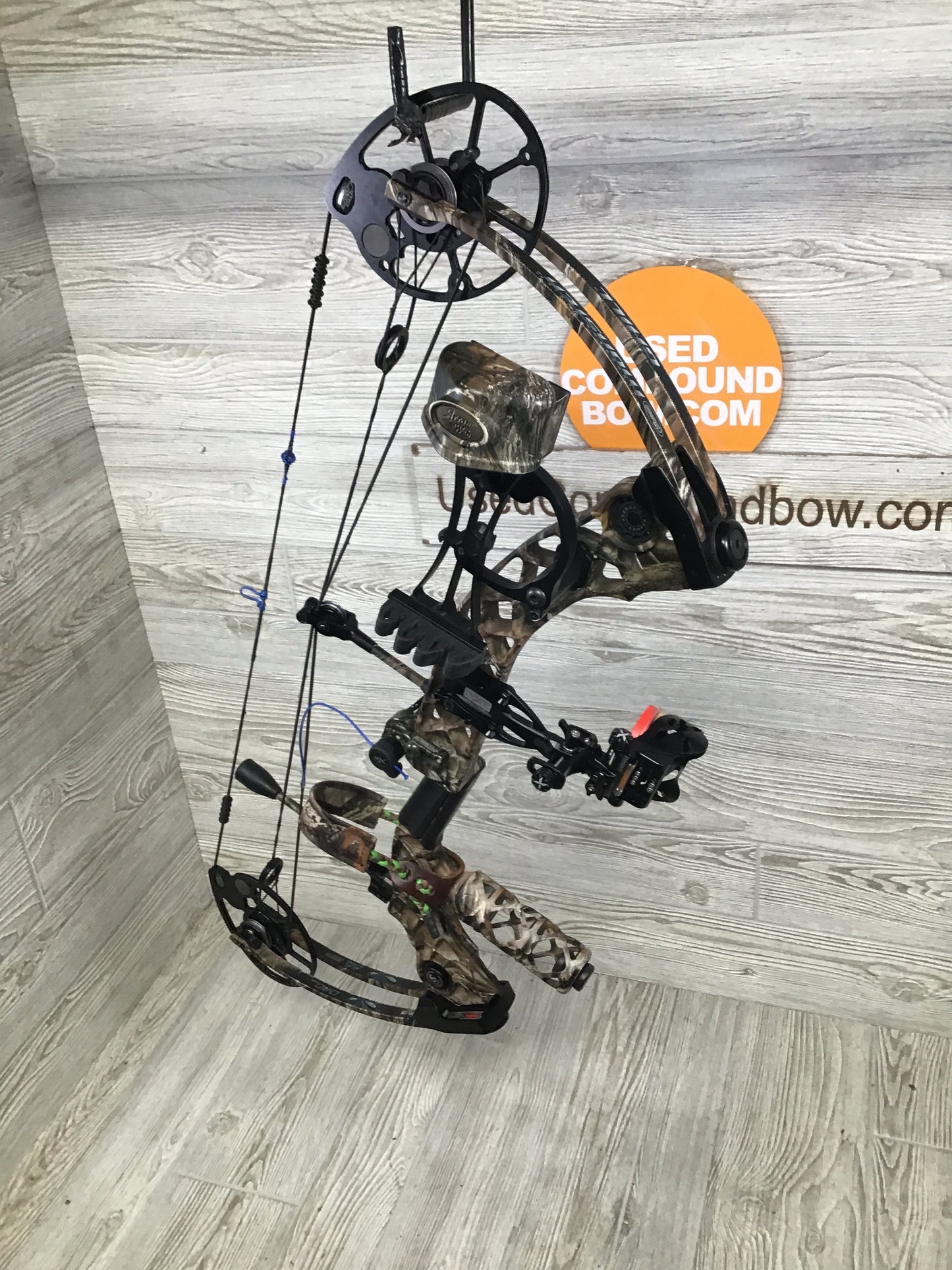 Used Mathews Chill 30/70 lost camo Package Right Handed