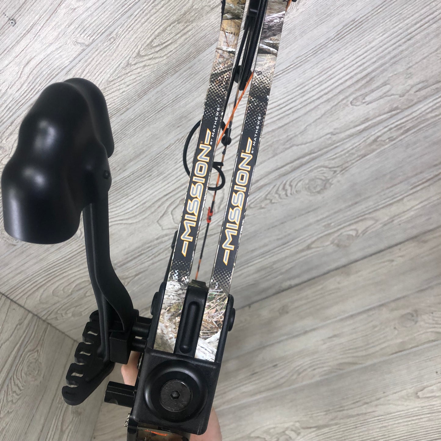 Mission Craze Right Handed Bow PKG - camo