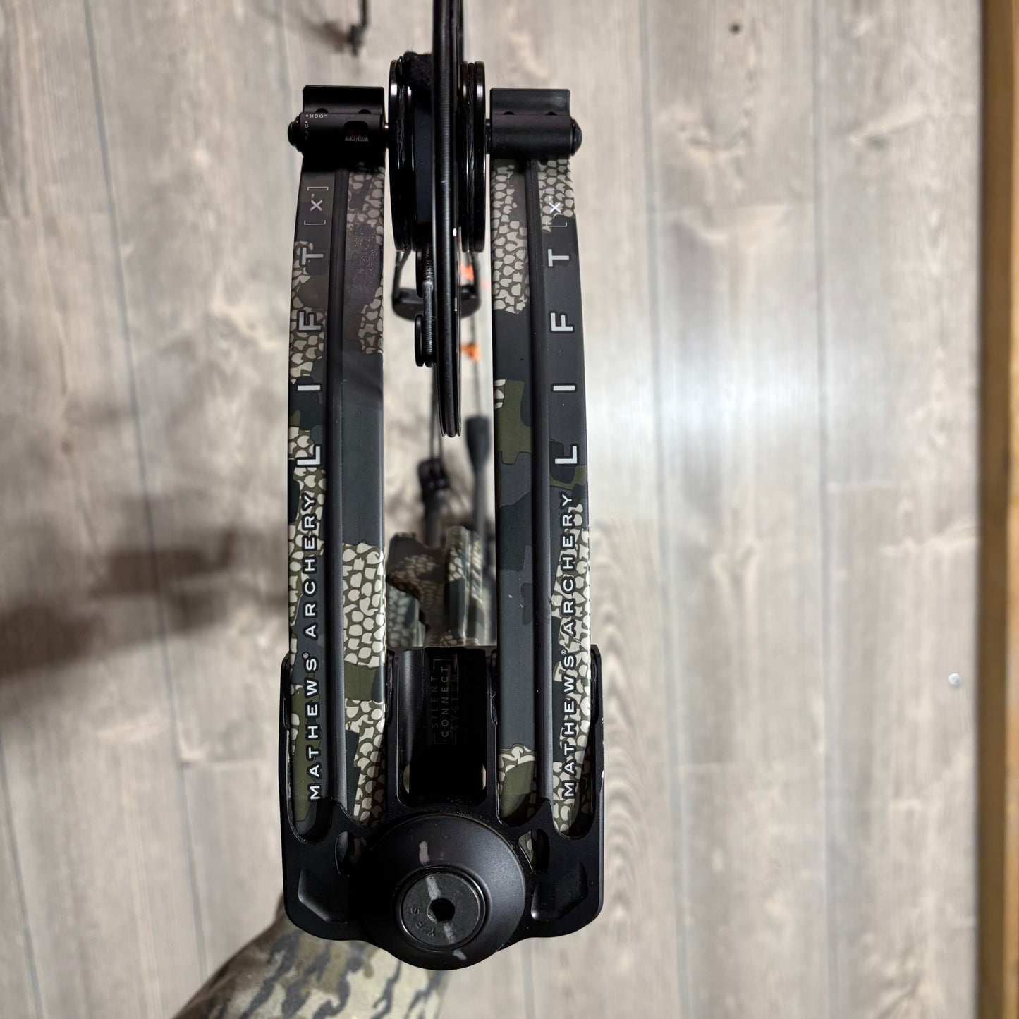 Used Mathews Lift X 29.5 Right Hand Kuiu with Back Bar Mount