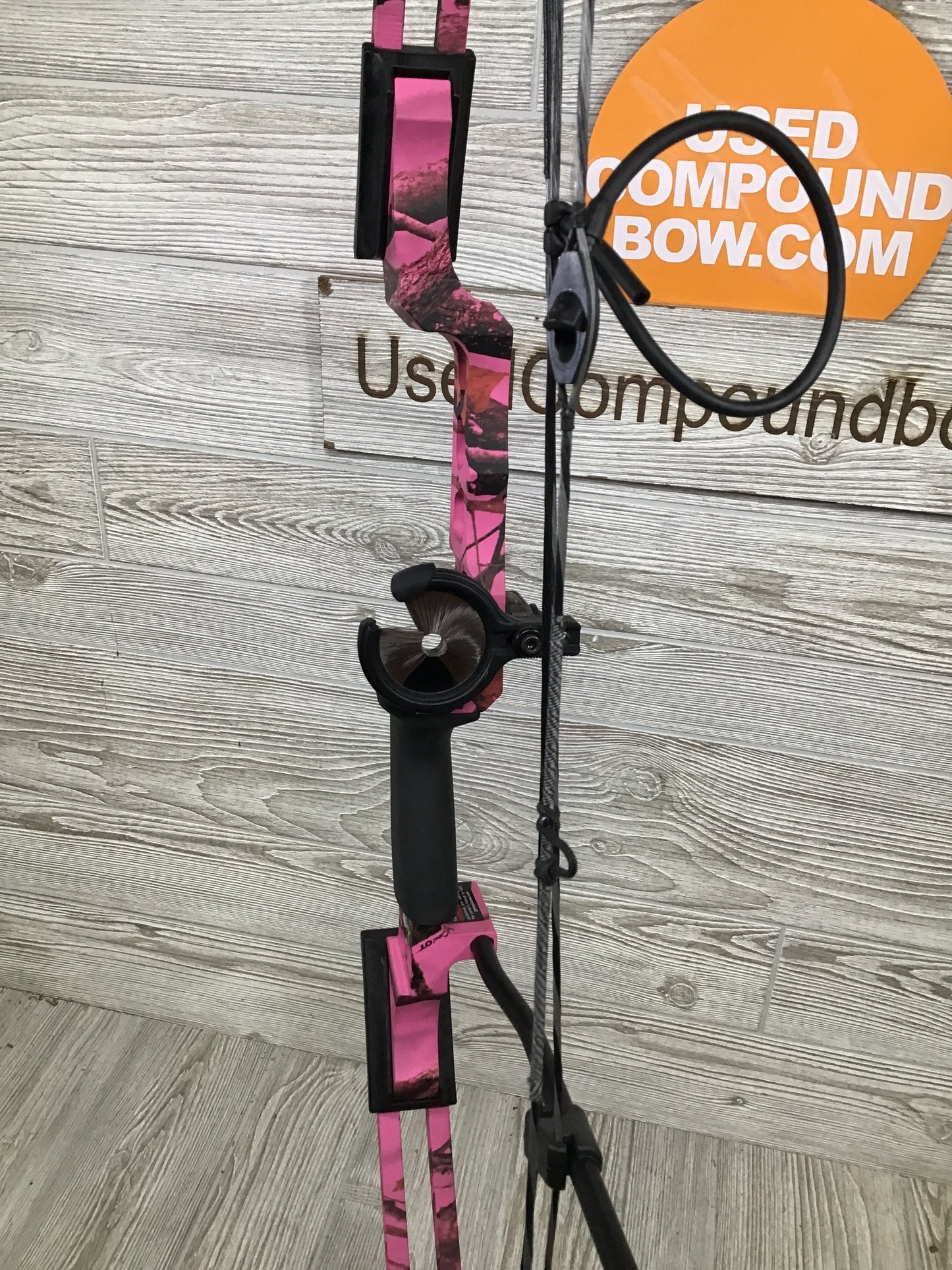 Used Genesis Gen-X RH Pink Bow