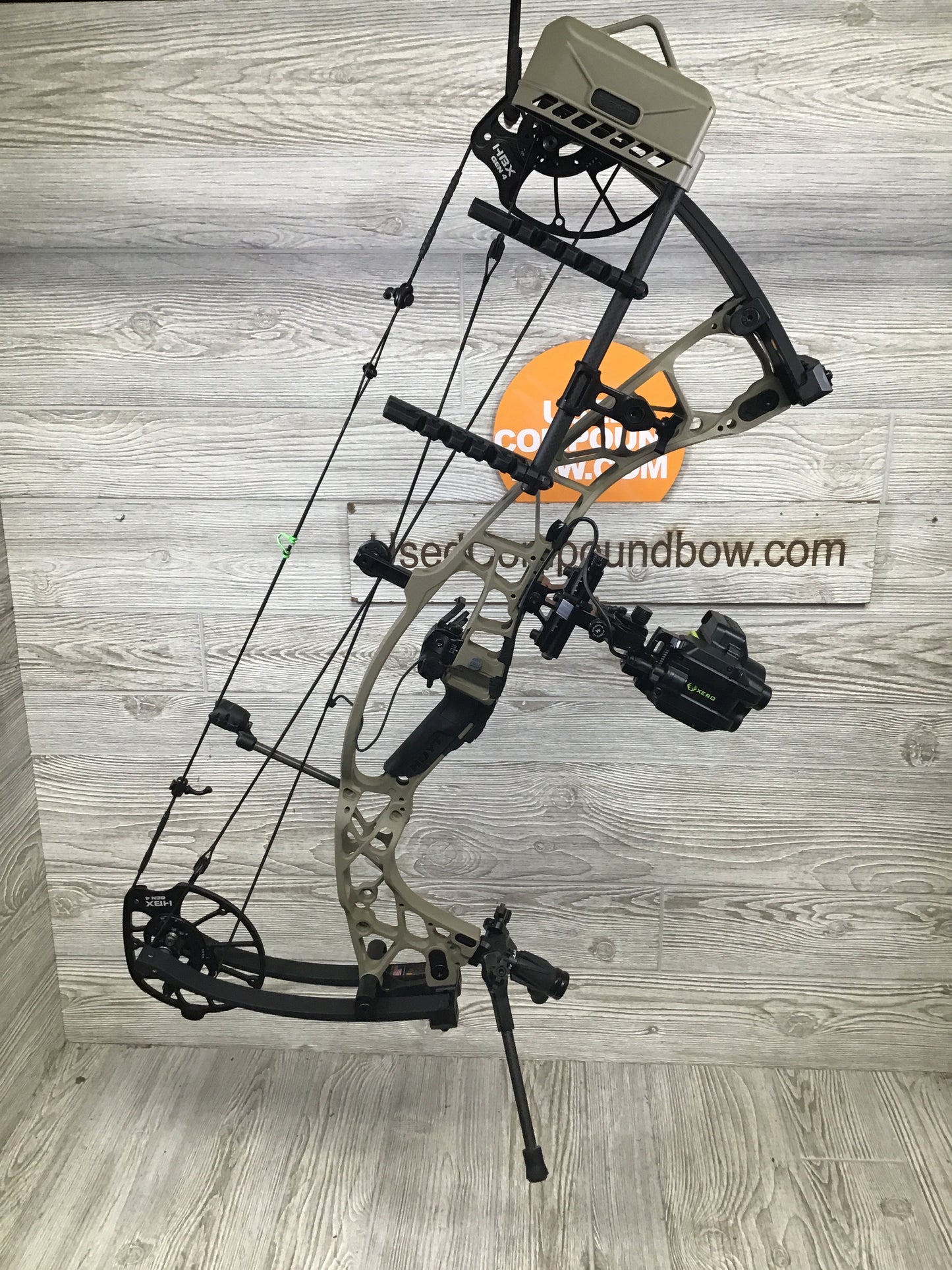 Hoyt ALPHA AX-3 29 Right Handed Sandstorm 60-70# LOADED with Garmin and Hoyt ACC