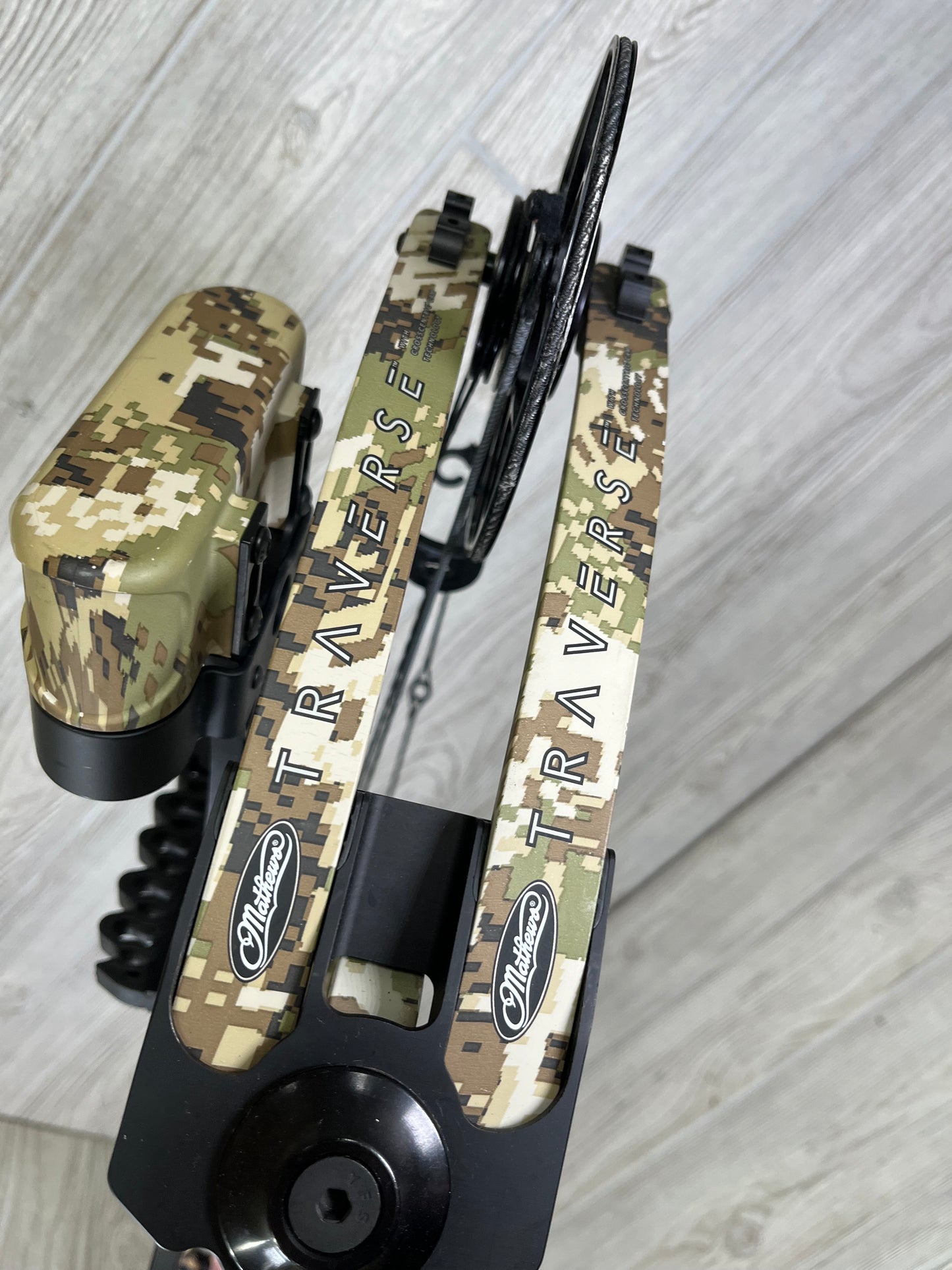 Used Mathews Traverse Right Handed 50-60lb Sub Alpine LOADED Package