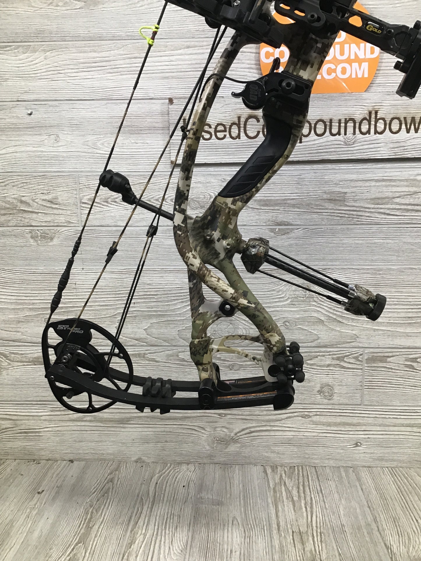 Used Hoyt Carbon RX-3 Turbo Subalpine 60-70# RH 29" Package