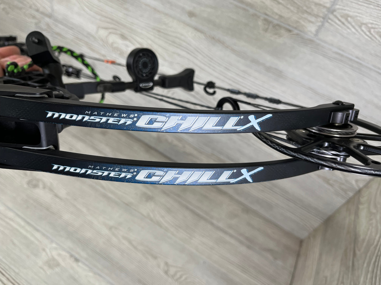 Mathews Chill X Black RH Package 70# MAX
