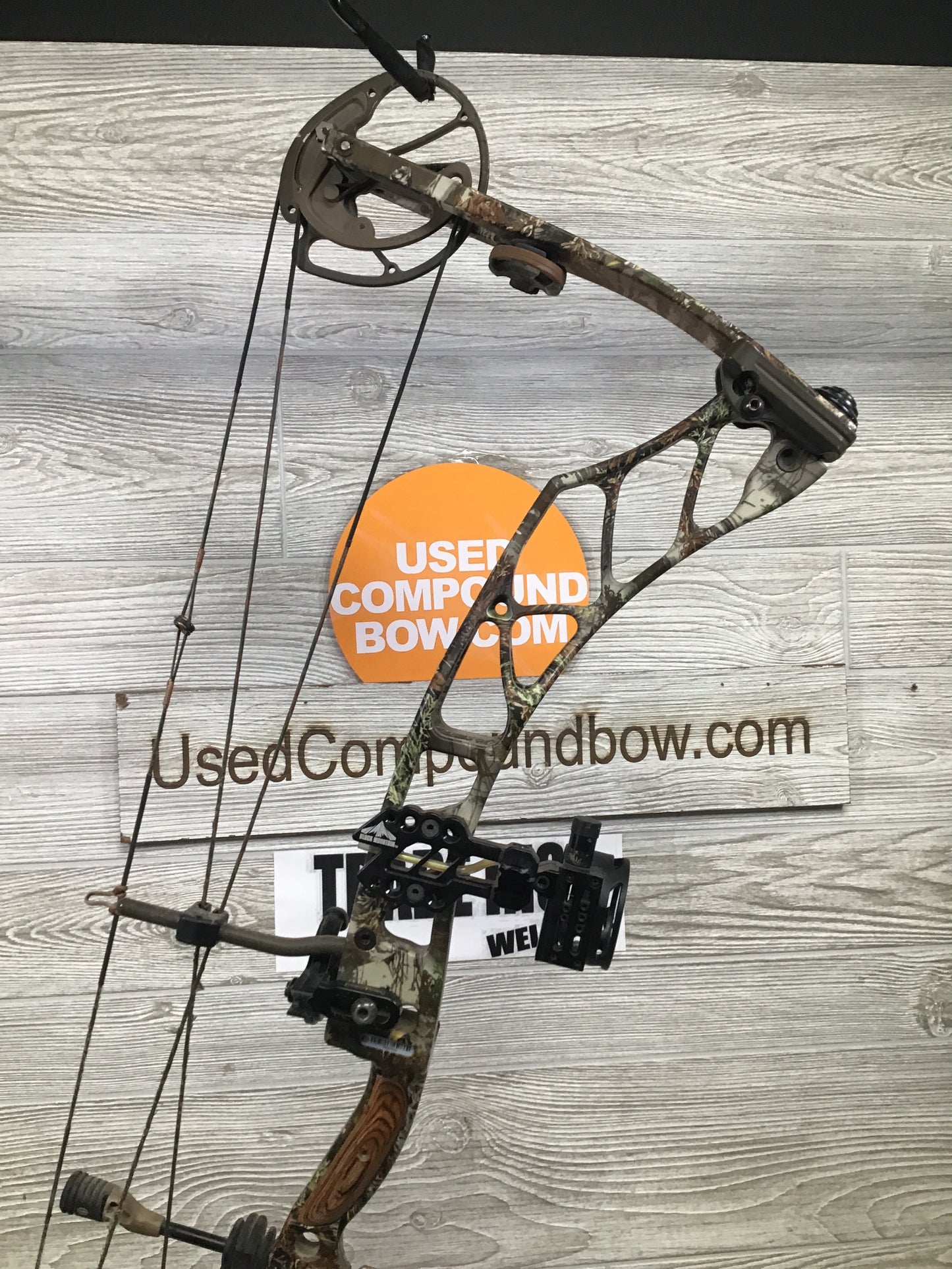 Used Elite Impulse 34 Right Handed Pkg 70lbs 28.5"