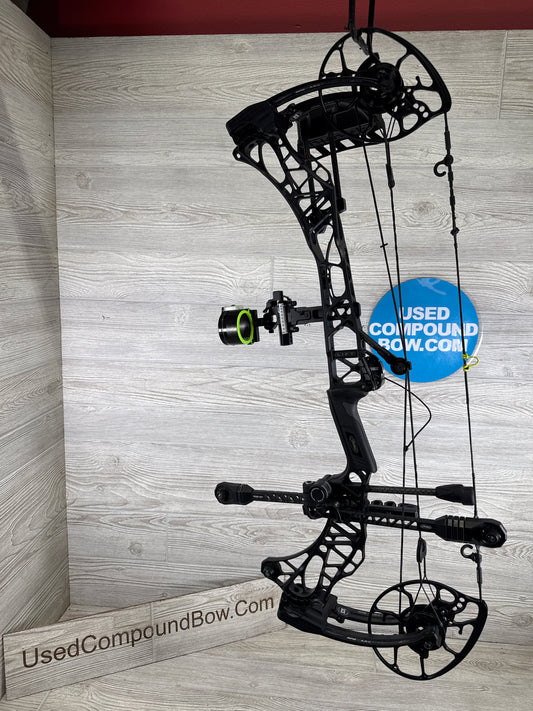 Used Mathews Lift RS Right, Handed, Black, Light Limb Bow Package