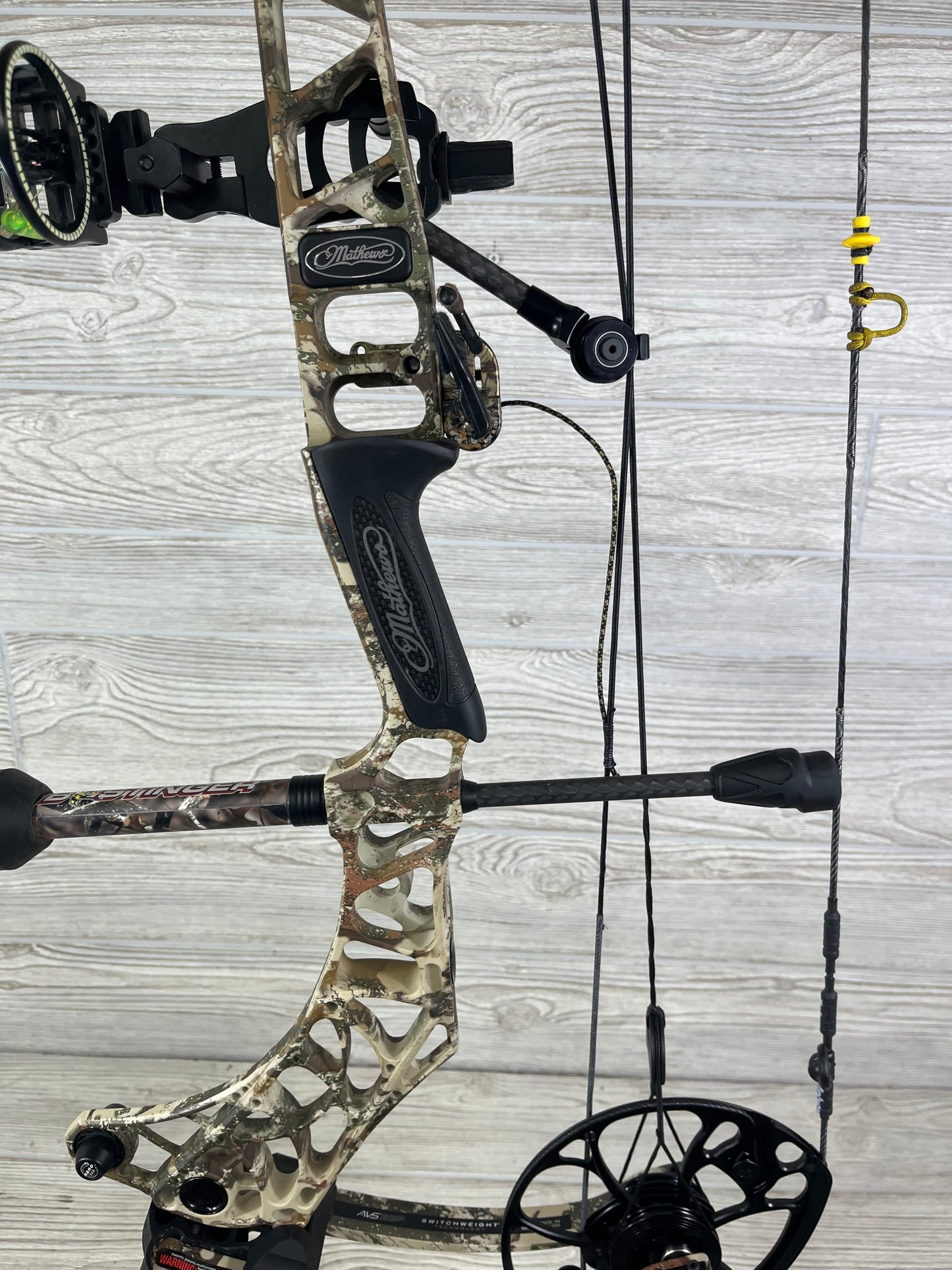 Used Mathews V3 31 Right Hand First Lite LOADED Package