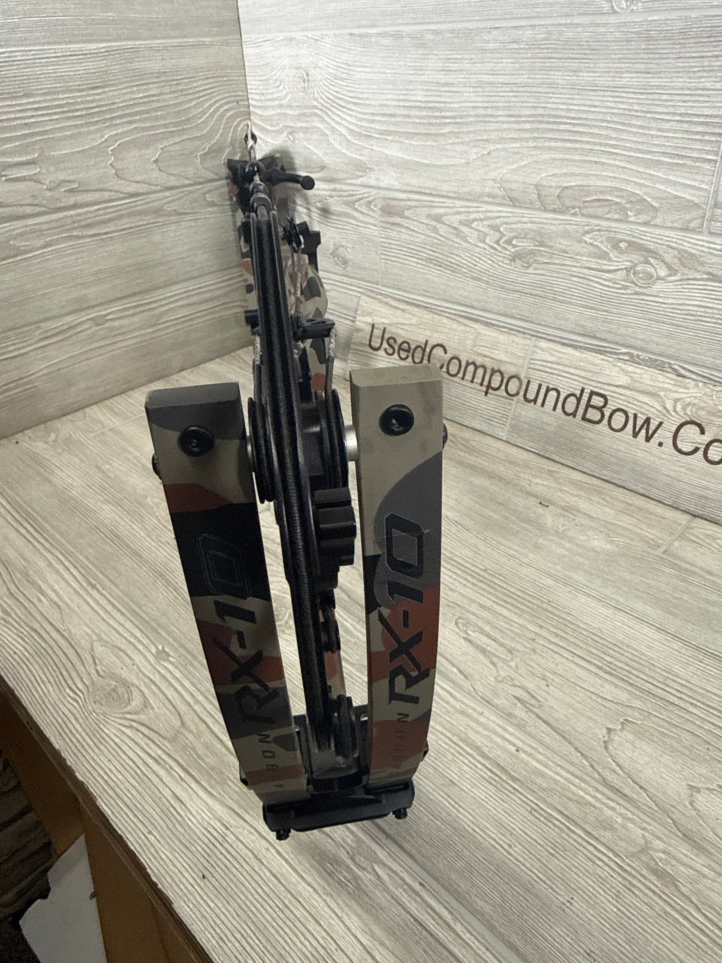 Hoyt RX-10 Ultra RH Duck Camo 60-70 lbs.