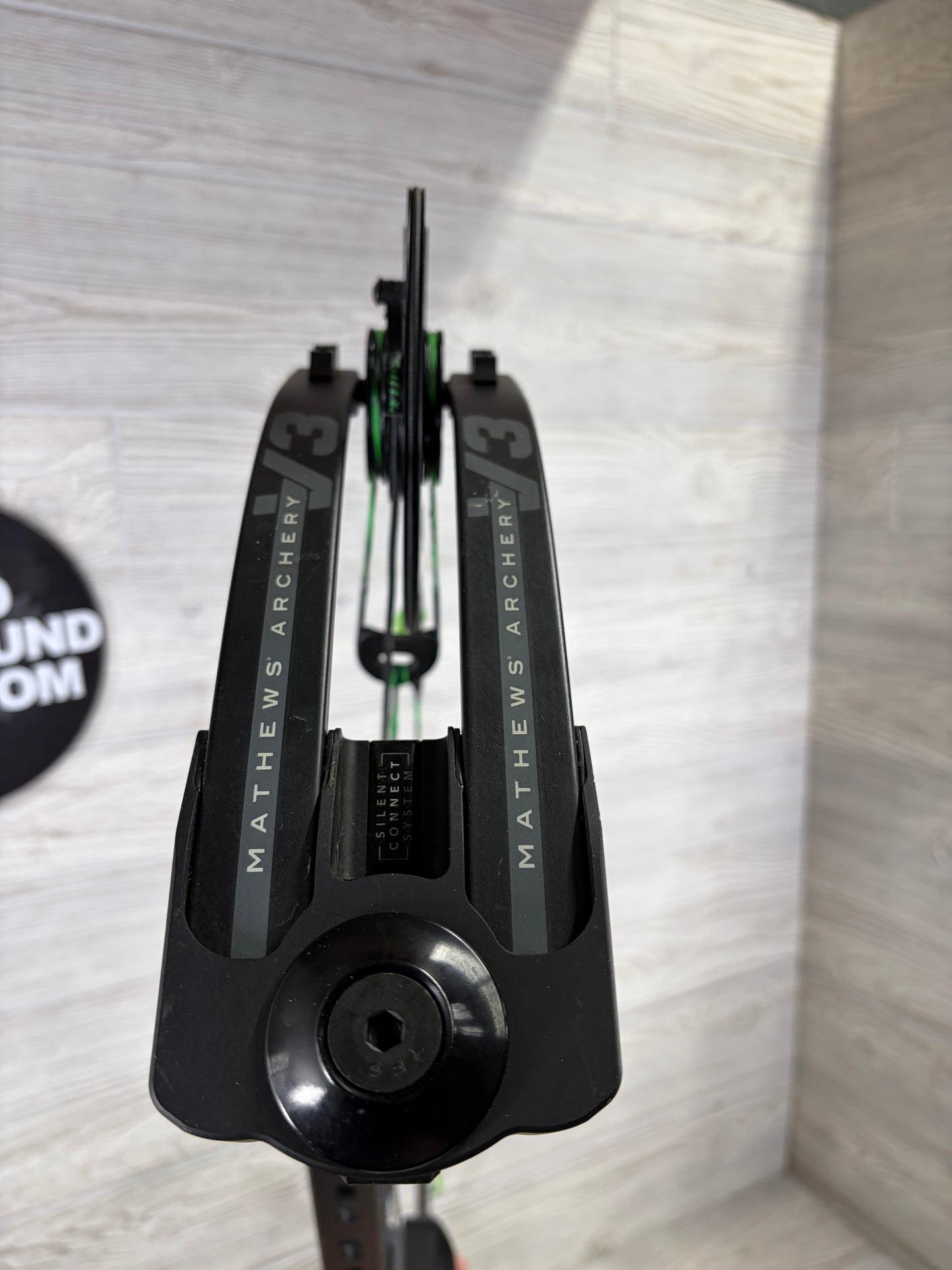 Used Mathews V3 31 Right Hand Black 29" 75lb