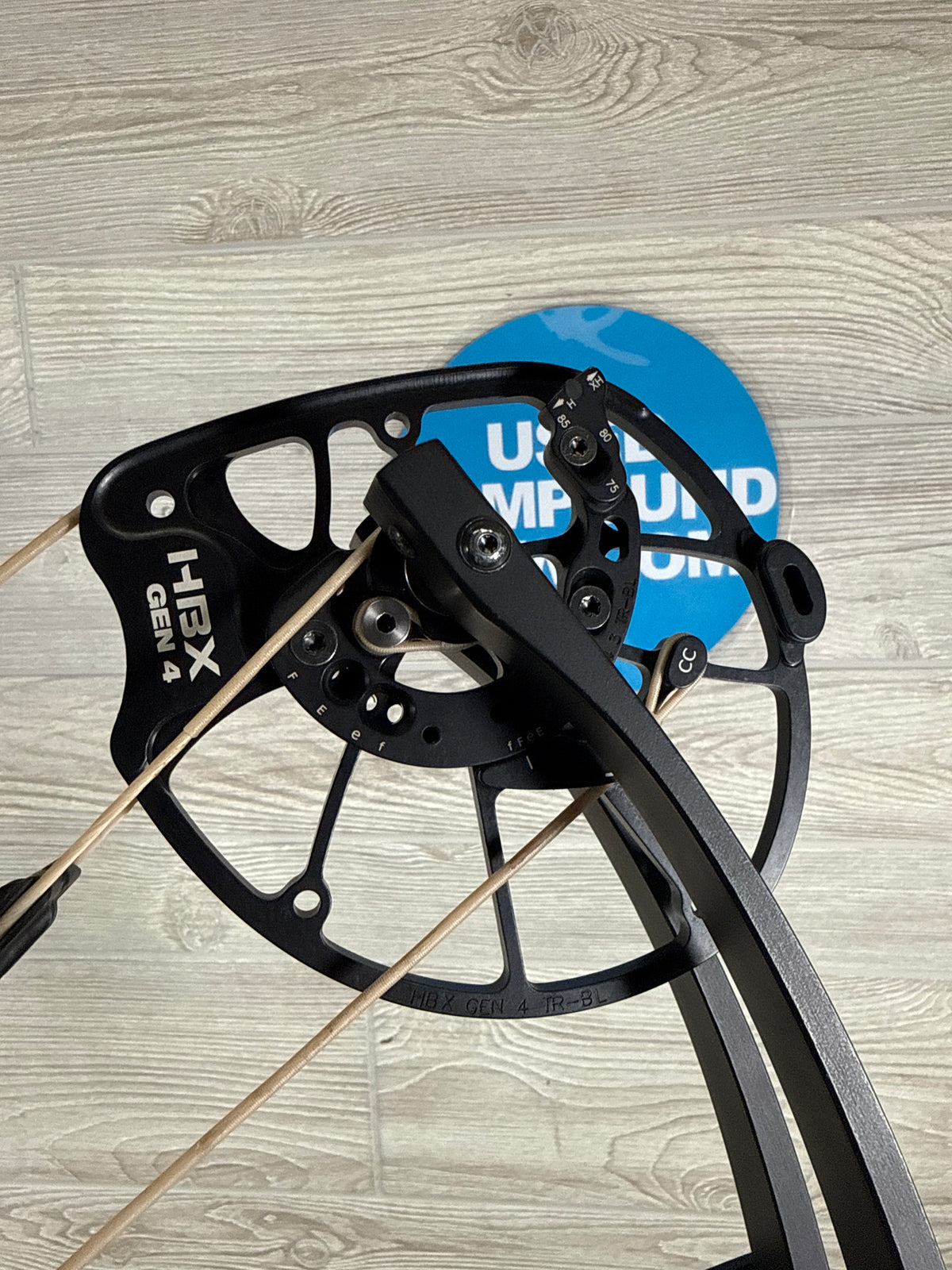 Used Hoyt RX-10 Ultra RH Georgia Clay with Black Topo Limbs 60-70#