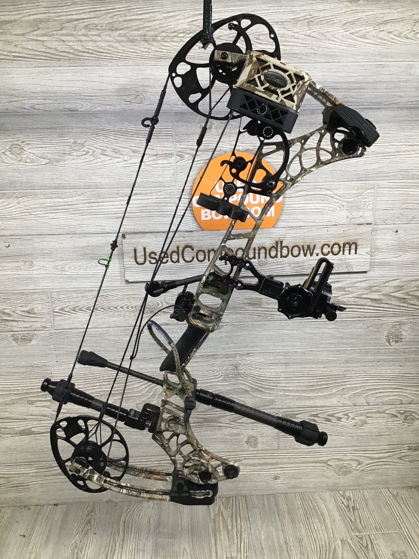 Used Mathews V3 27 RH Realtree Camo Package