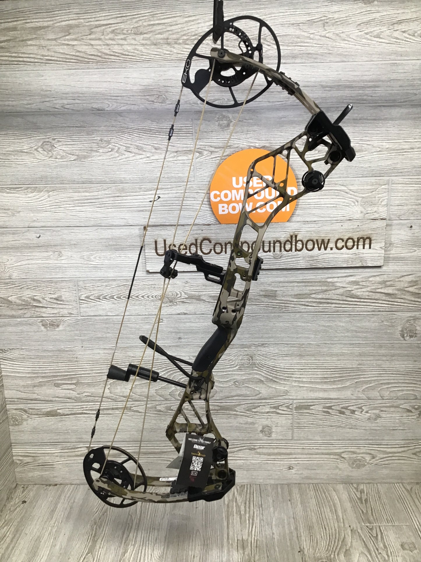 Brand New Bear Persist 60-70# right Handed Bottomlands
