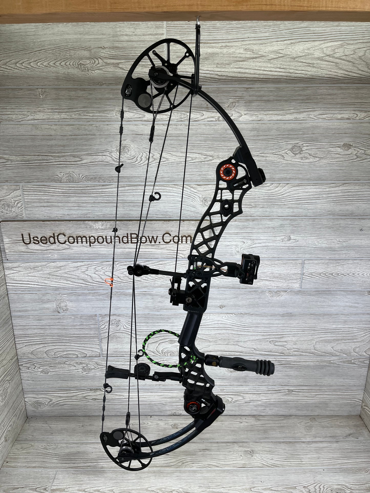 Mathews Chill X Black RH Package 70# MAX