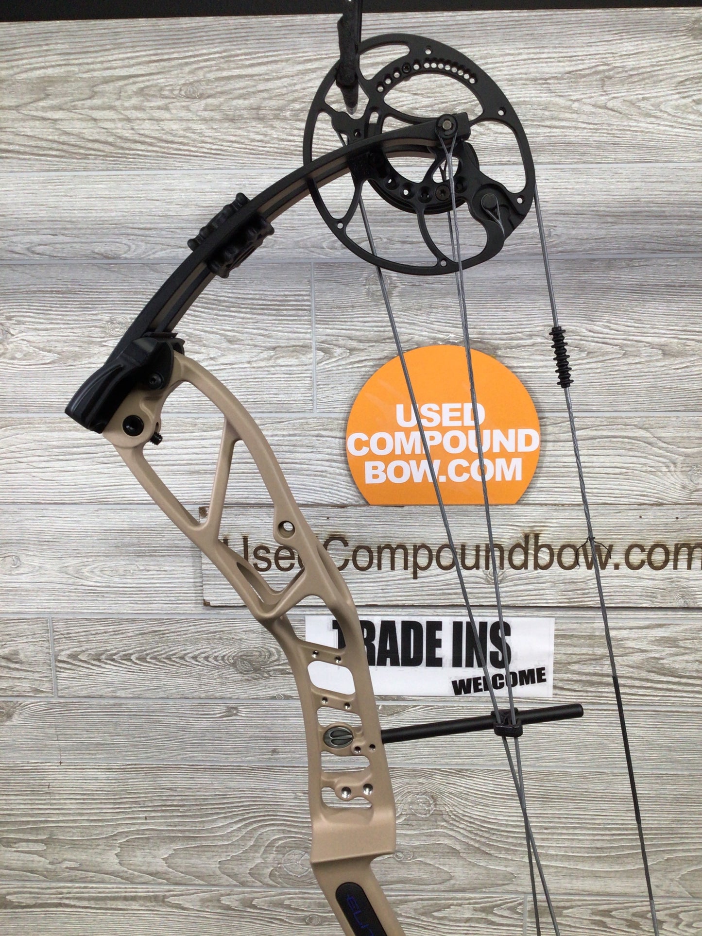 Elite Terrain RH Mountain Tan 25.5-31.5" 45-60# Bow