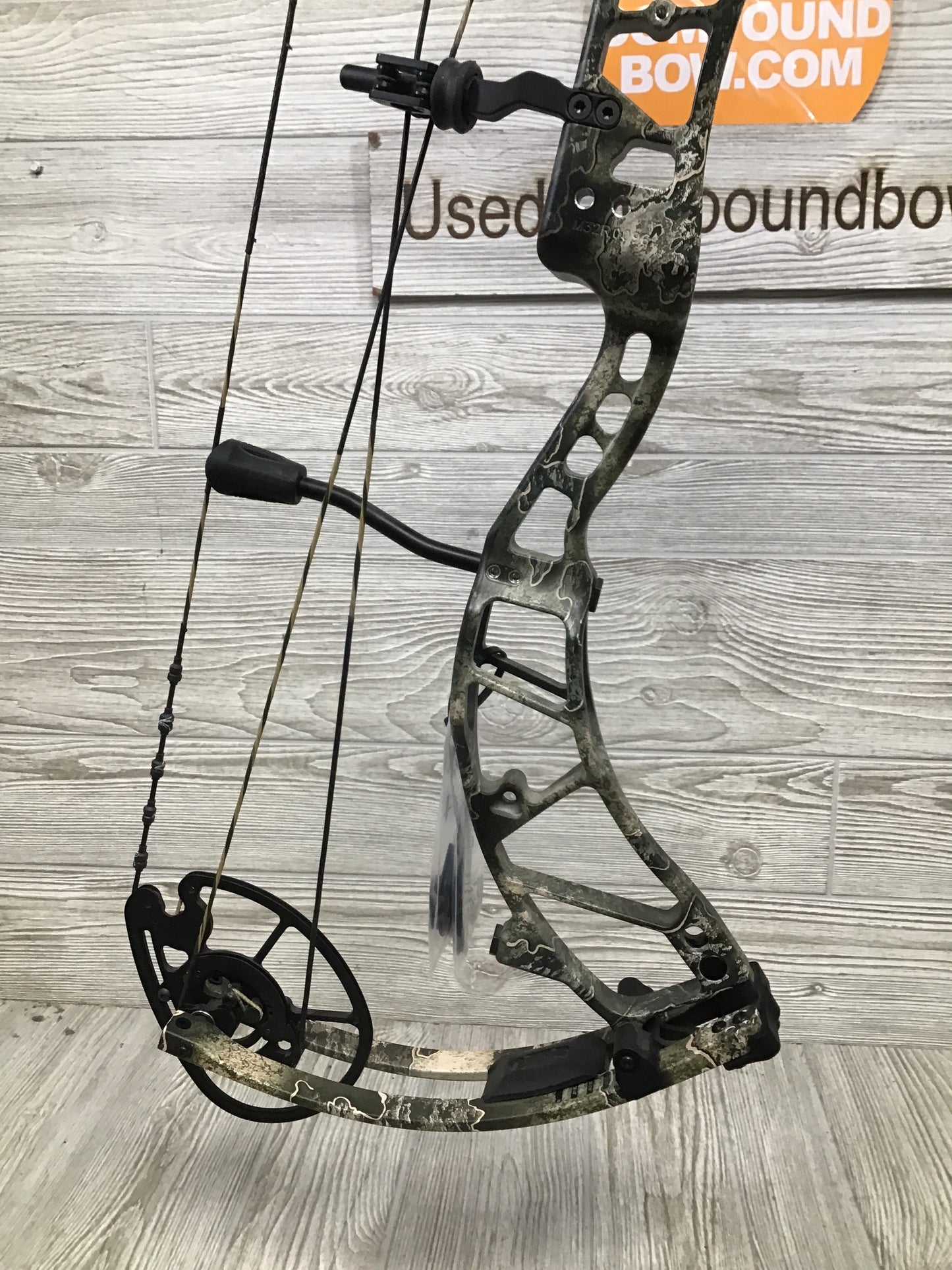 Xpedition MX-32 60-70# Right Handed realtree escape Camo unshot