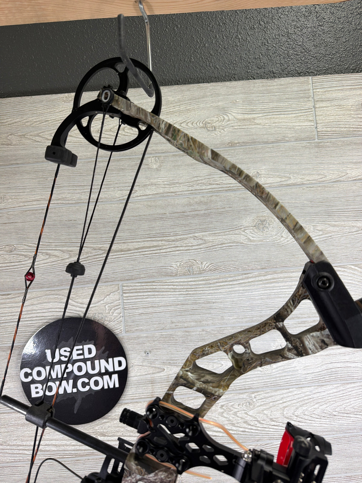 Used Mission Endeavor Right Hand Camo PKG