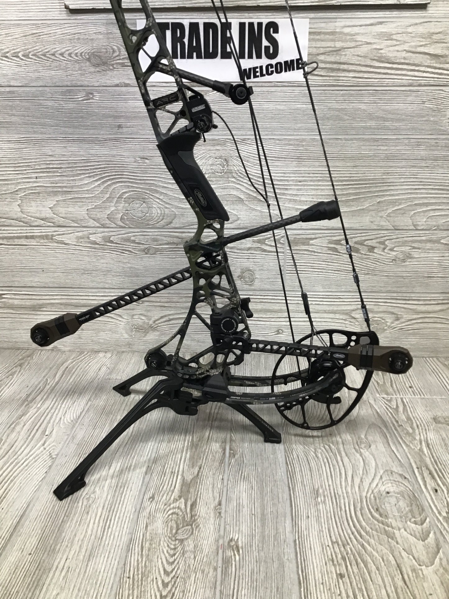 Used Mathews ARC 30 28/55lb Kuiu Verde Right Hand Bow package