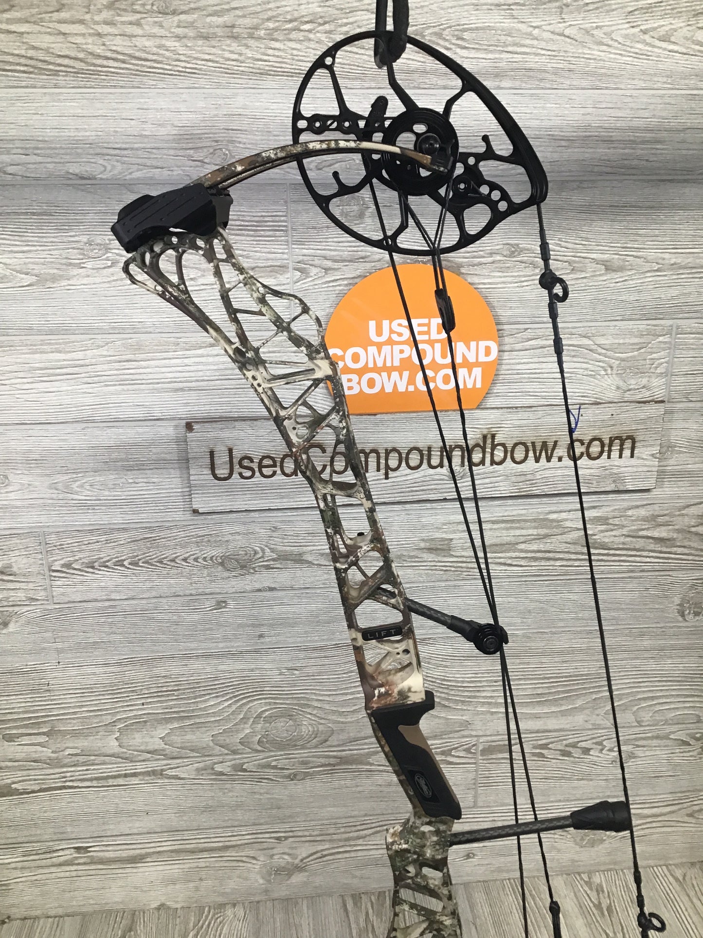 Used Mathews Lift X 29.5 Right Hand 29.5"/70# First Lite Specter