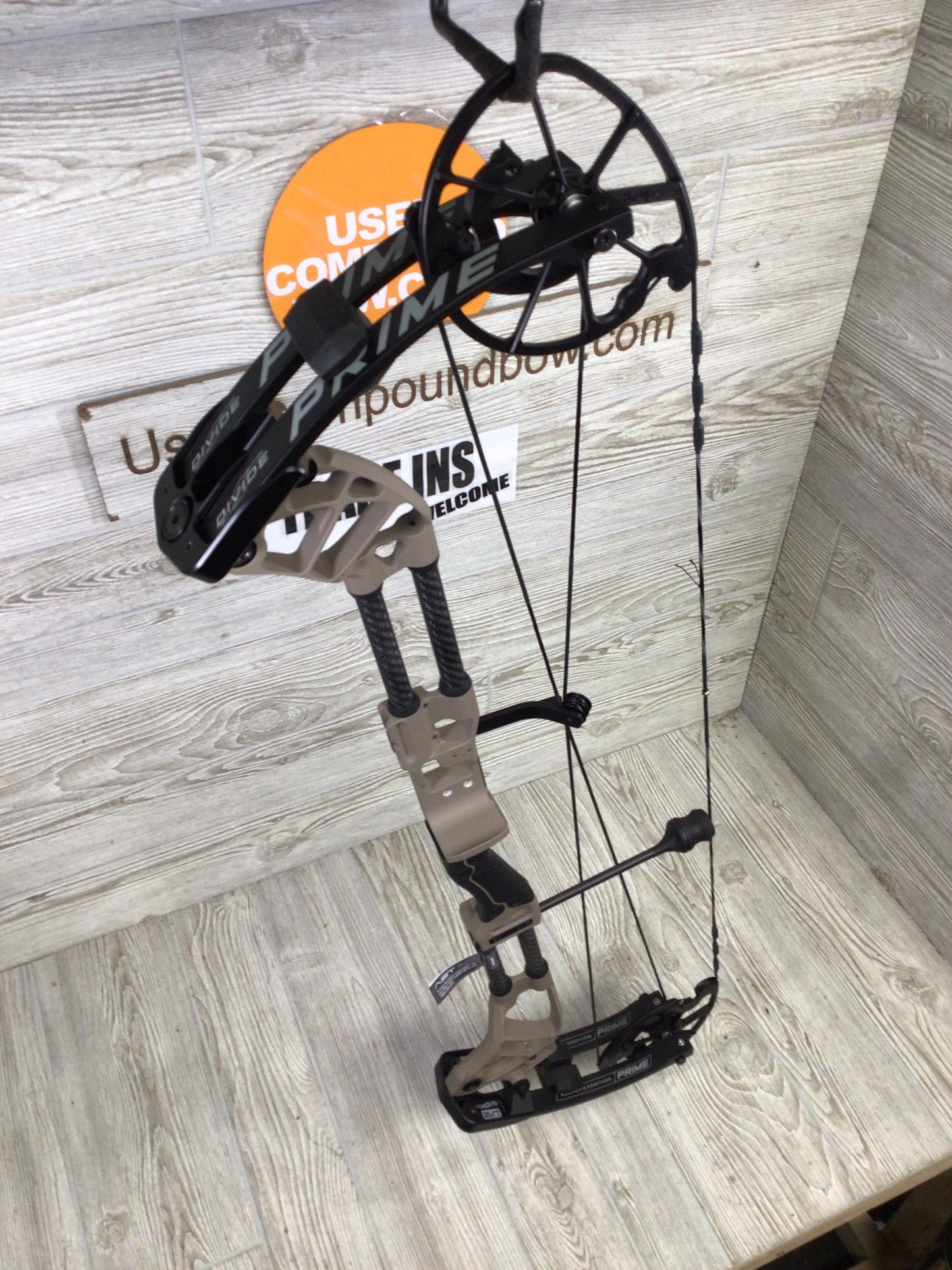 Prime Divide 35/7 Right Handed Terra 70/29" Bow