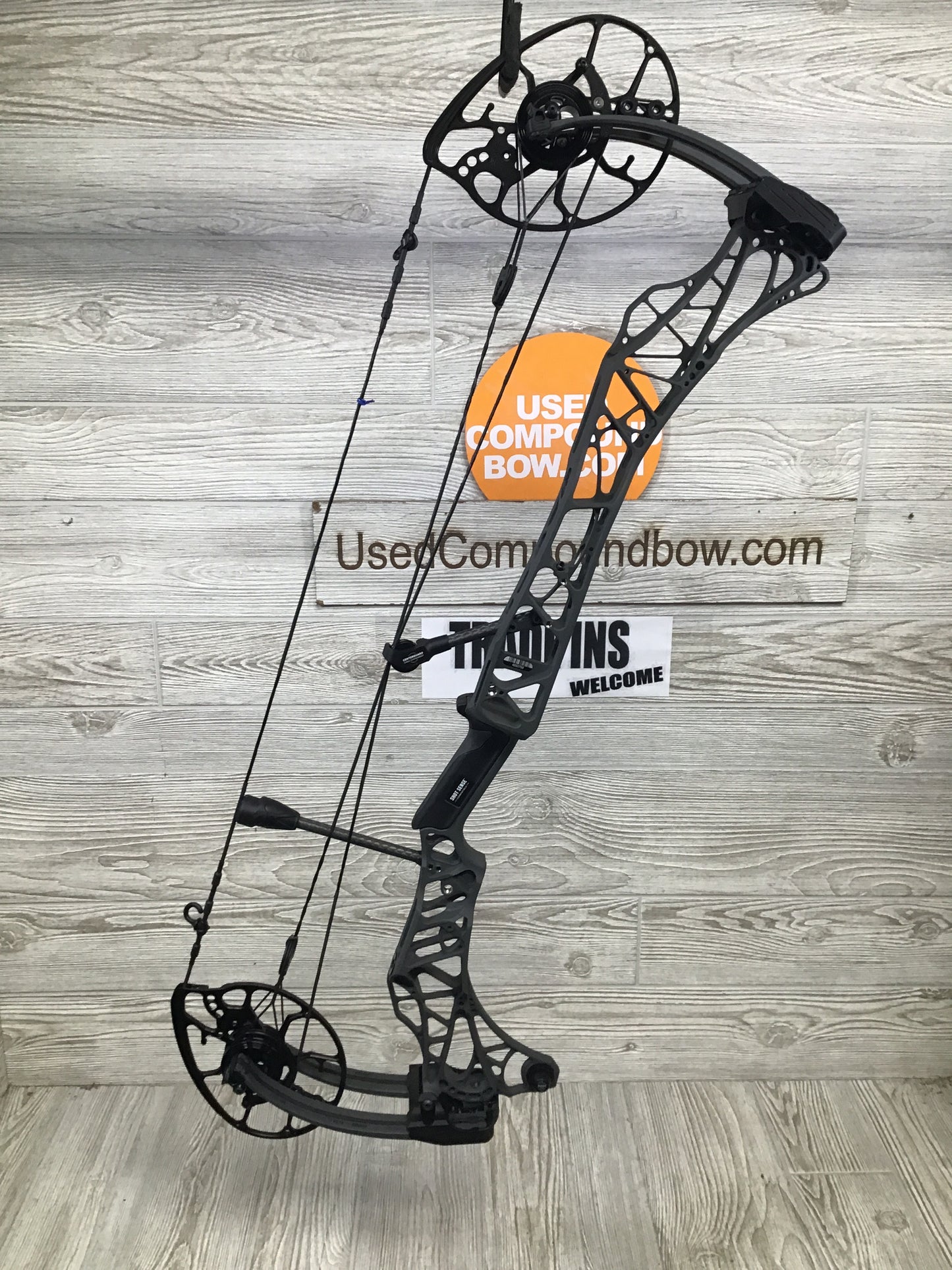 Used Mathews Lift X 29.5 Right Hand Shale 28.5/70