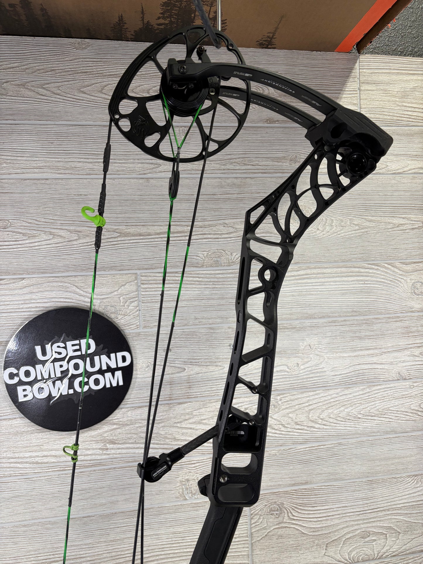 Used Mathews V3 31 Right Hand Black 29" 75lb