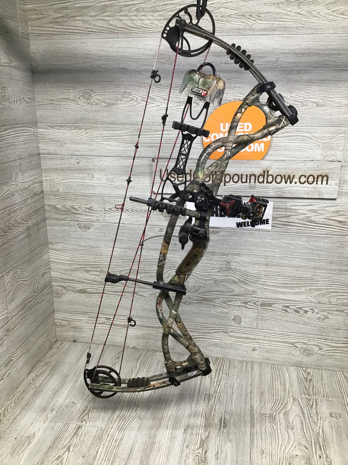 Used Hoyt Carbon Matrix 29" 70lb Right Hand Camo Bow Pkg
