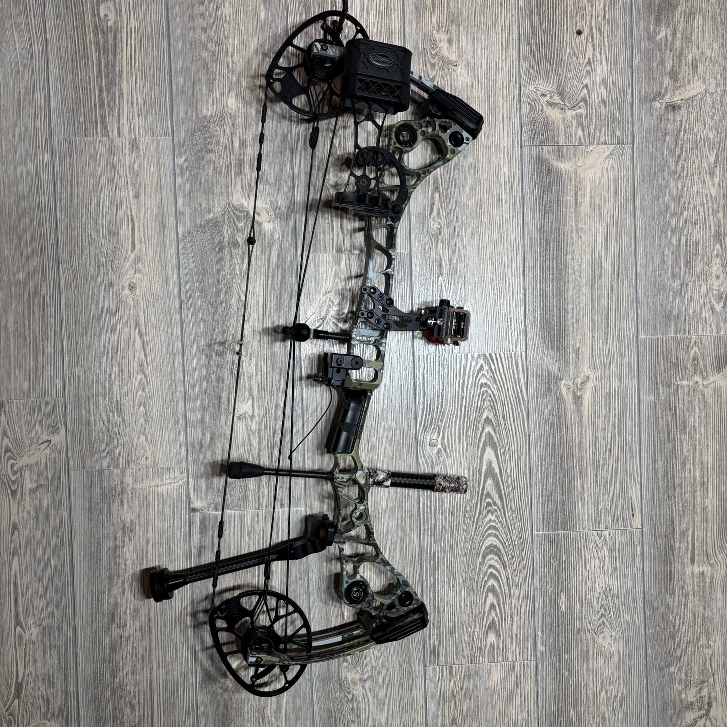 Used Mathews Halon 32 6 Sitka EVII Package 28.5" 70 lb RH
