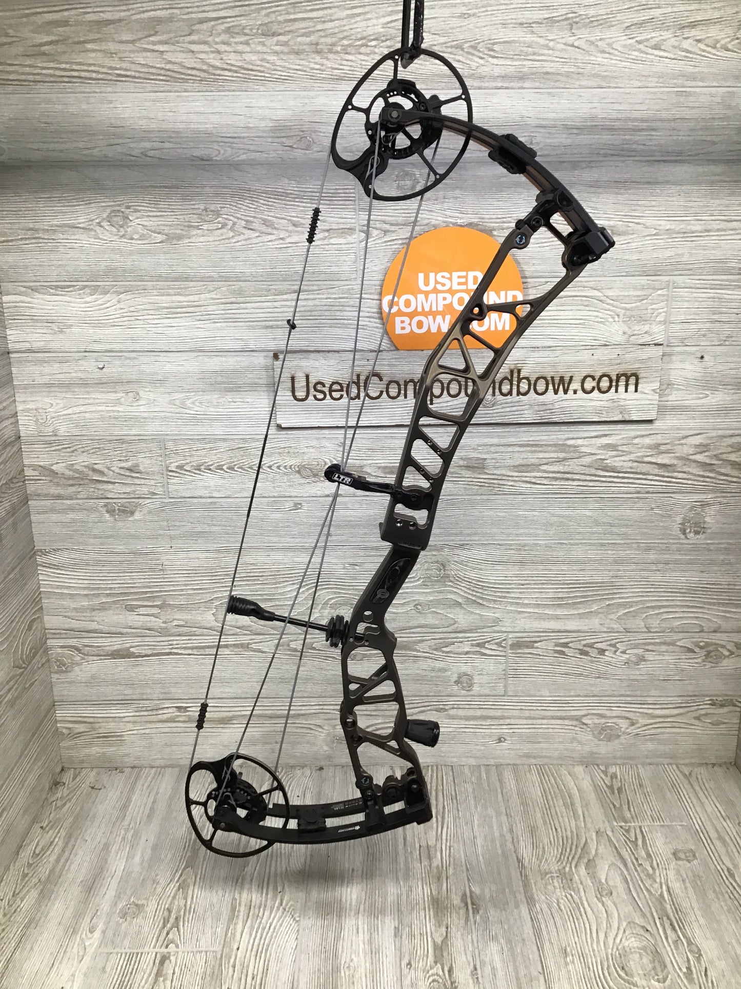 Elite Ethos Midnight Copper Right Handed 60-70lb