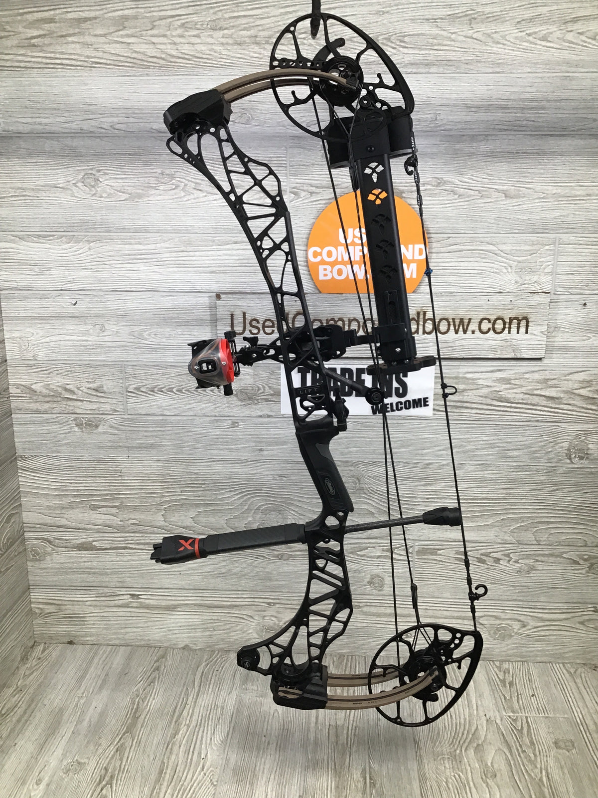Used Mathews Lift X 29.5 Right Hand Black riser/Earth limbs Bow 27/65 Pkg