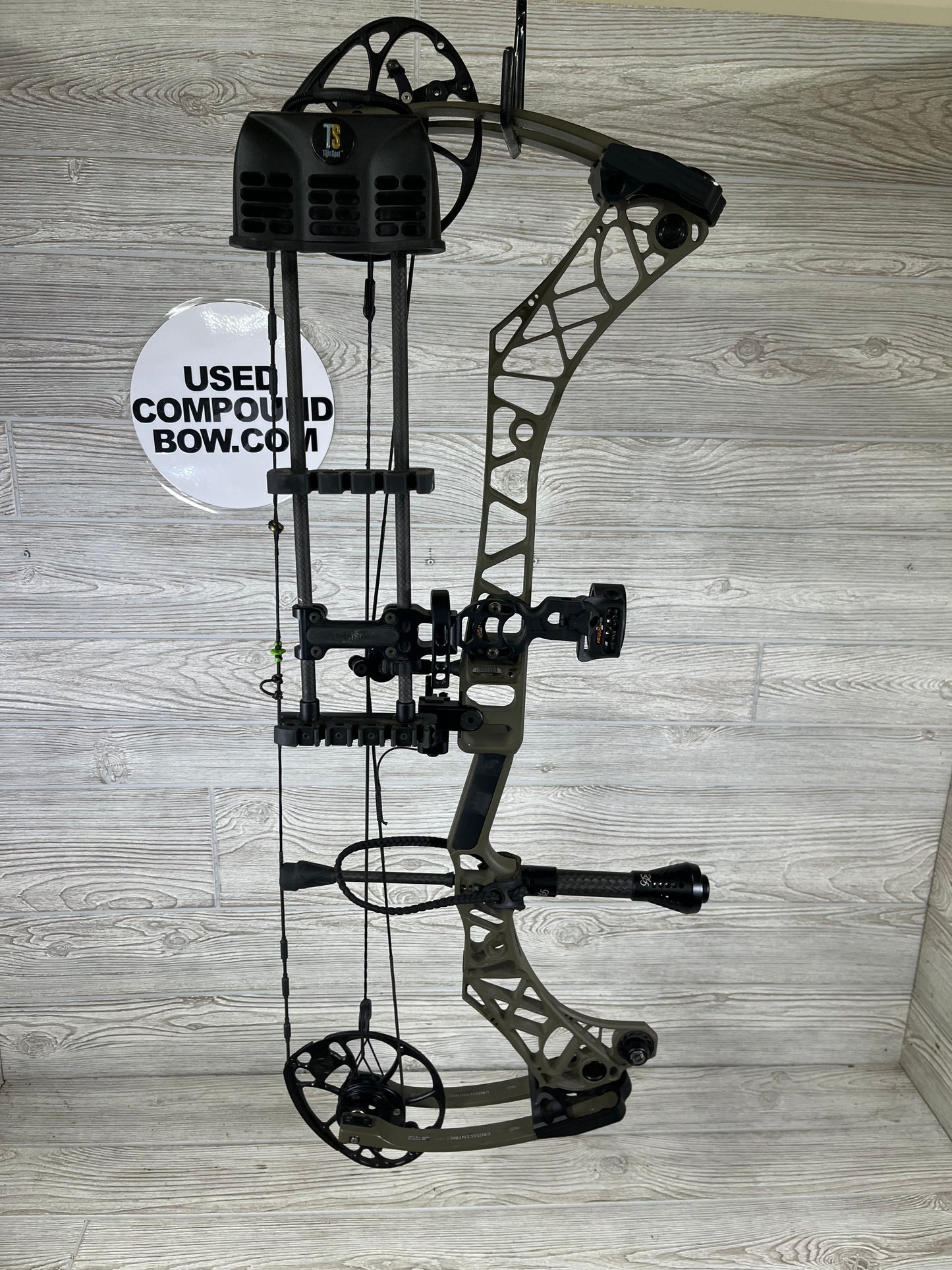 Used Mathews VXR 31.5 Green Ambush Right Handed Package LOADED
