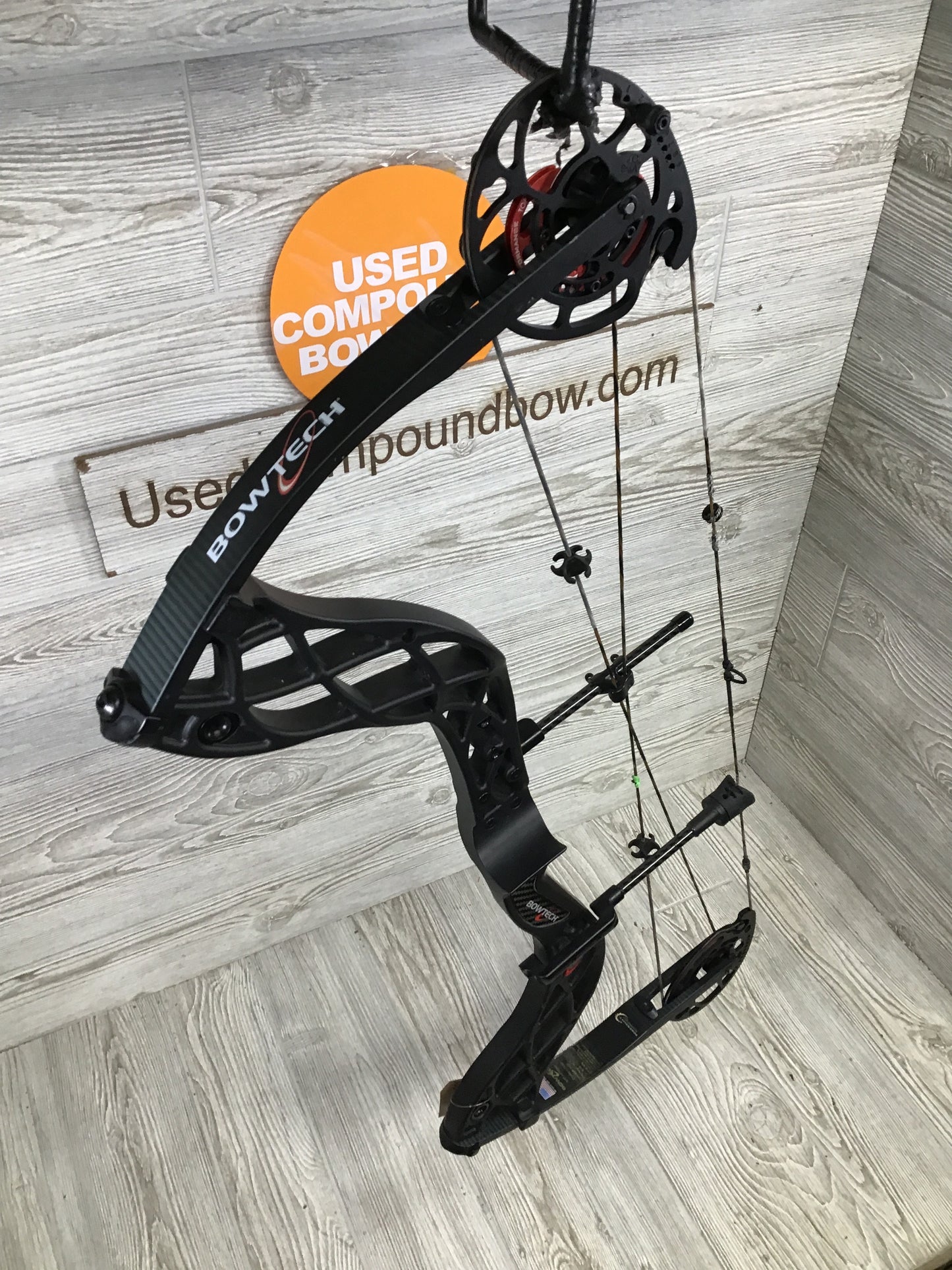 Bowtech Carbon Icon Right Handed 60-70# Black