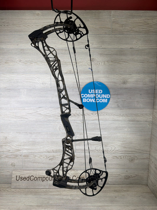 Used Mathews LIFT X 29.5 27.5" 70lb Right Hand Mossy Oak Bottomlands Bow