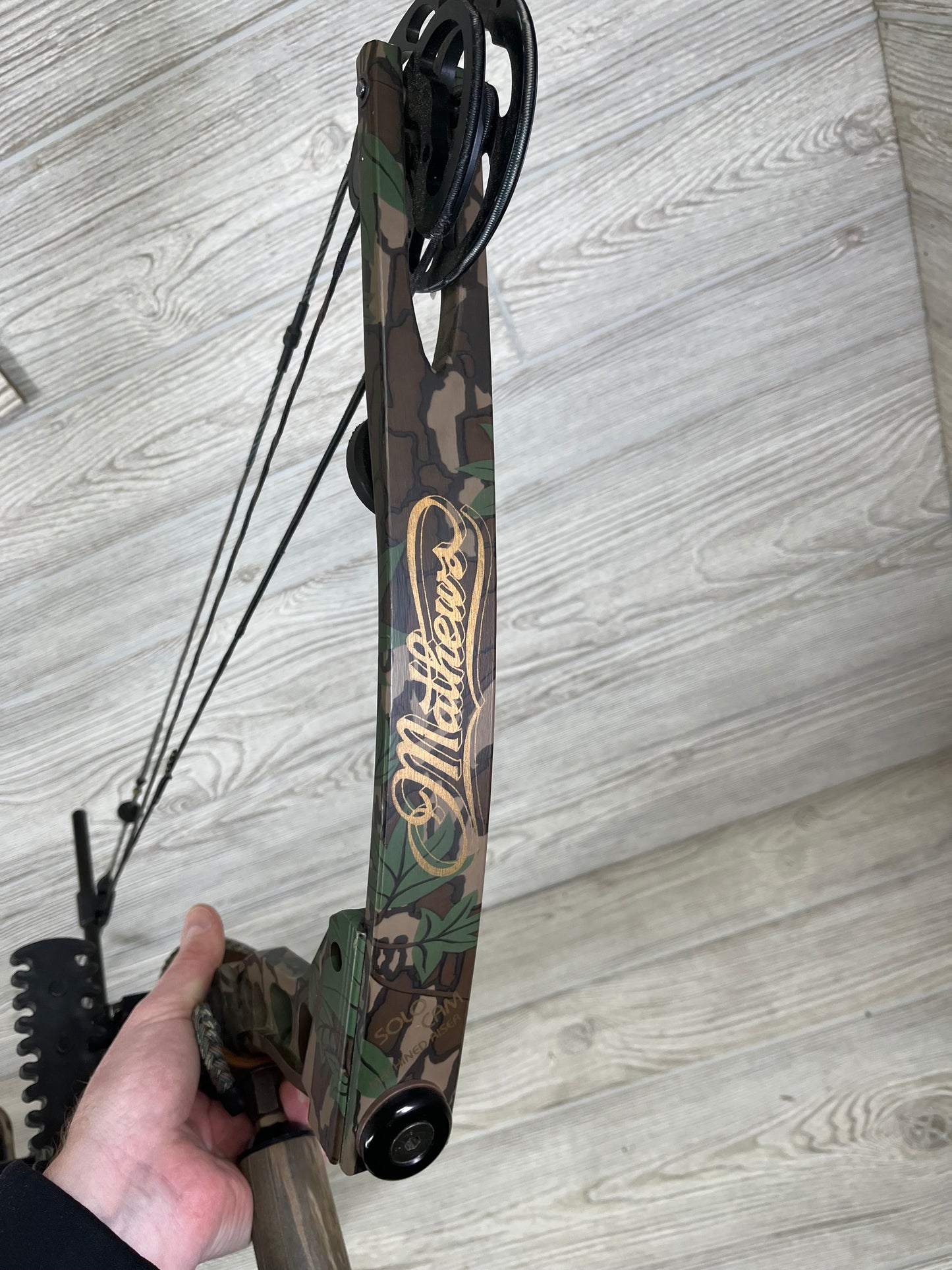 Used Mathews MQ1 30" 70lb Left Handed Bow