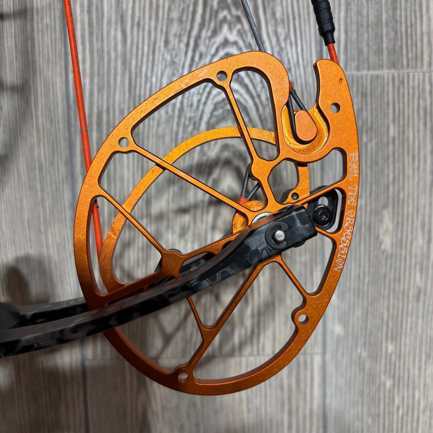 Used Obsession Def-Con 6 RH 28" 70lb Bow Package