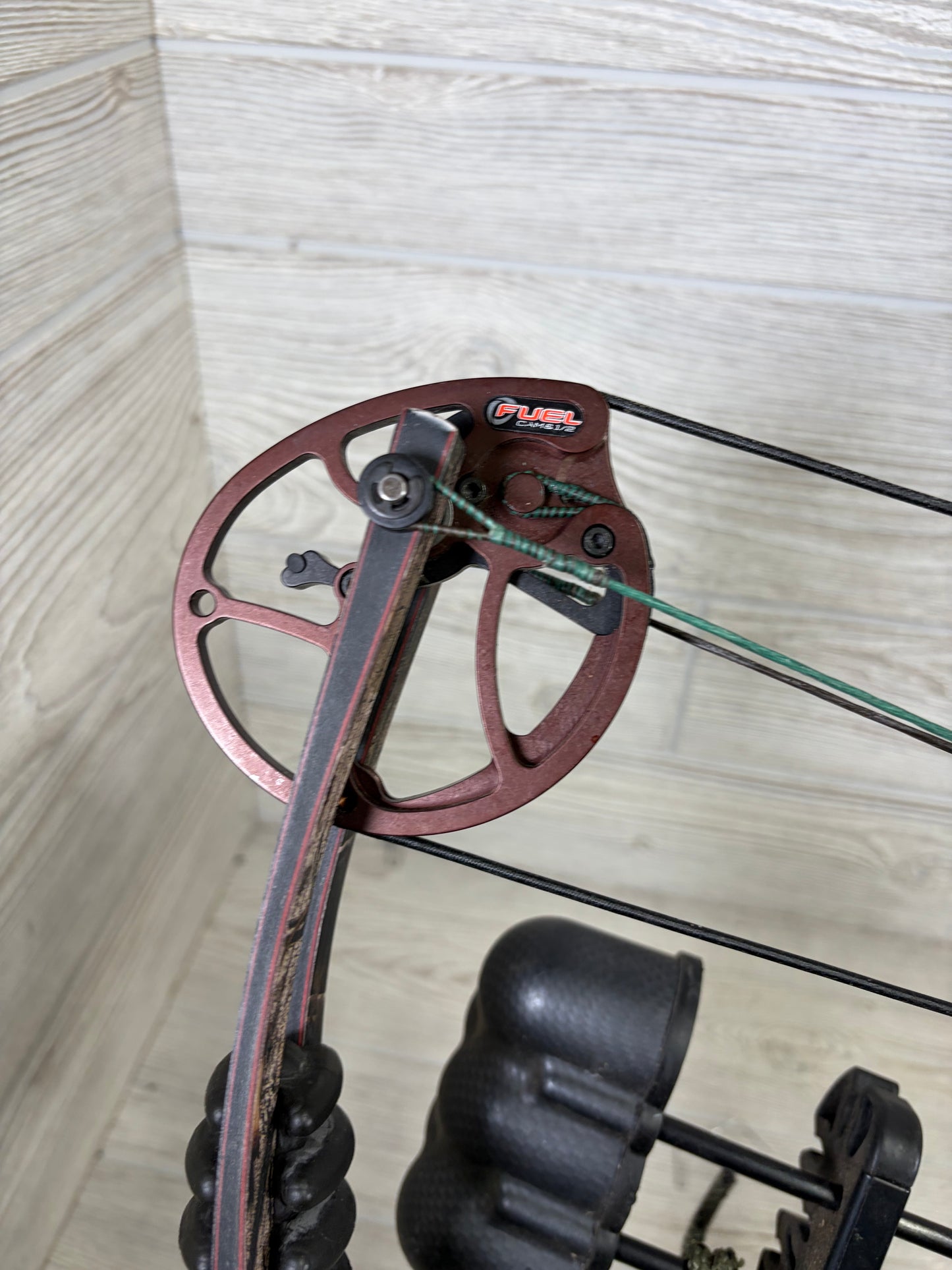 Used Hoyt Rampage XT RH PKG 28" 50-60lbs