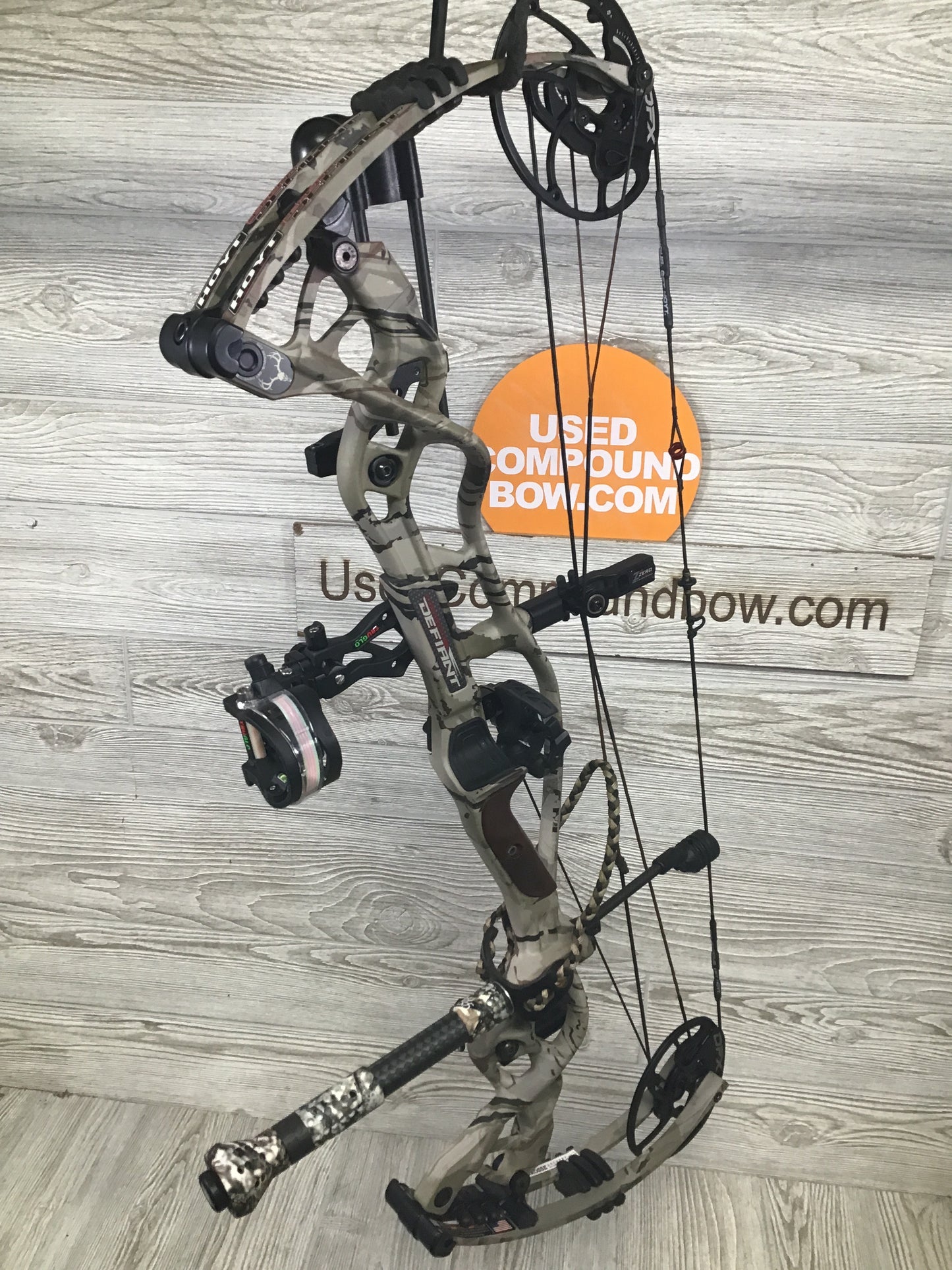 Used Hoyt Carbon Defiant UA Ridge Reaper Camo #3 Cam 50-60 RH LOADED