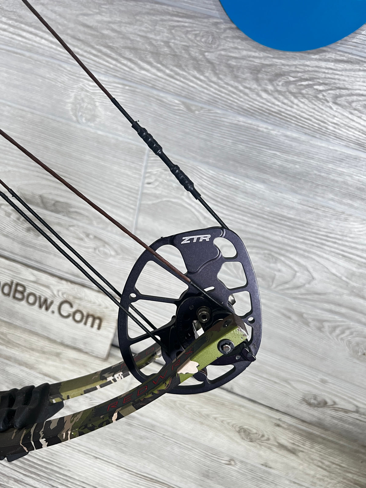 Used Hoyt Carbon RX-4 Ultra 30-32'' 55-65lbs LH Under Armor Forest Camo Bow PKG
