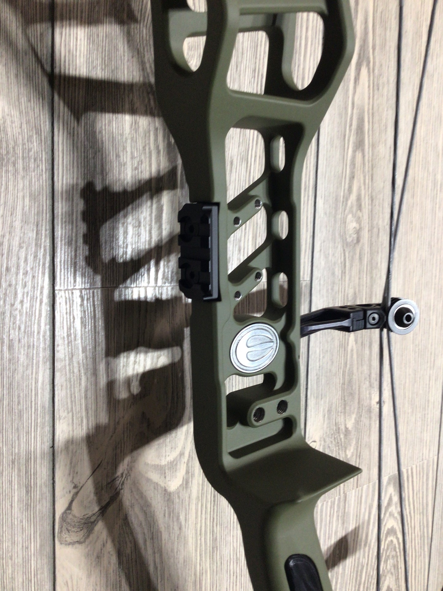 Elite Artus RH OD Green 70# Bow