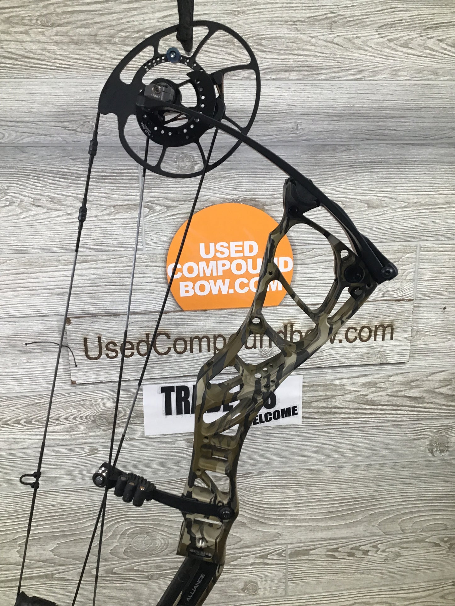 Used Bowtech Alliance Right Handed 50-60# 29" Bottomlands camo
