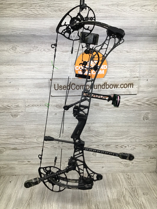 Used Mathews Lift X 29.5 Shale fade to black/kuiu limbs Left Handed Package