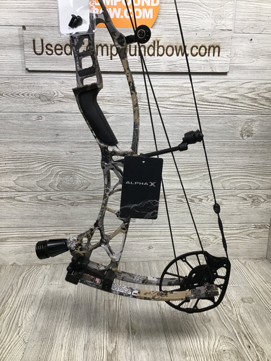 NEW Hoyt Alpha X 33 Elevated II 70# Bow 27.5-29"