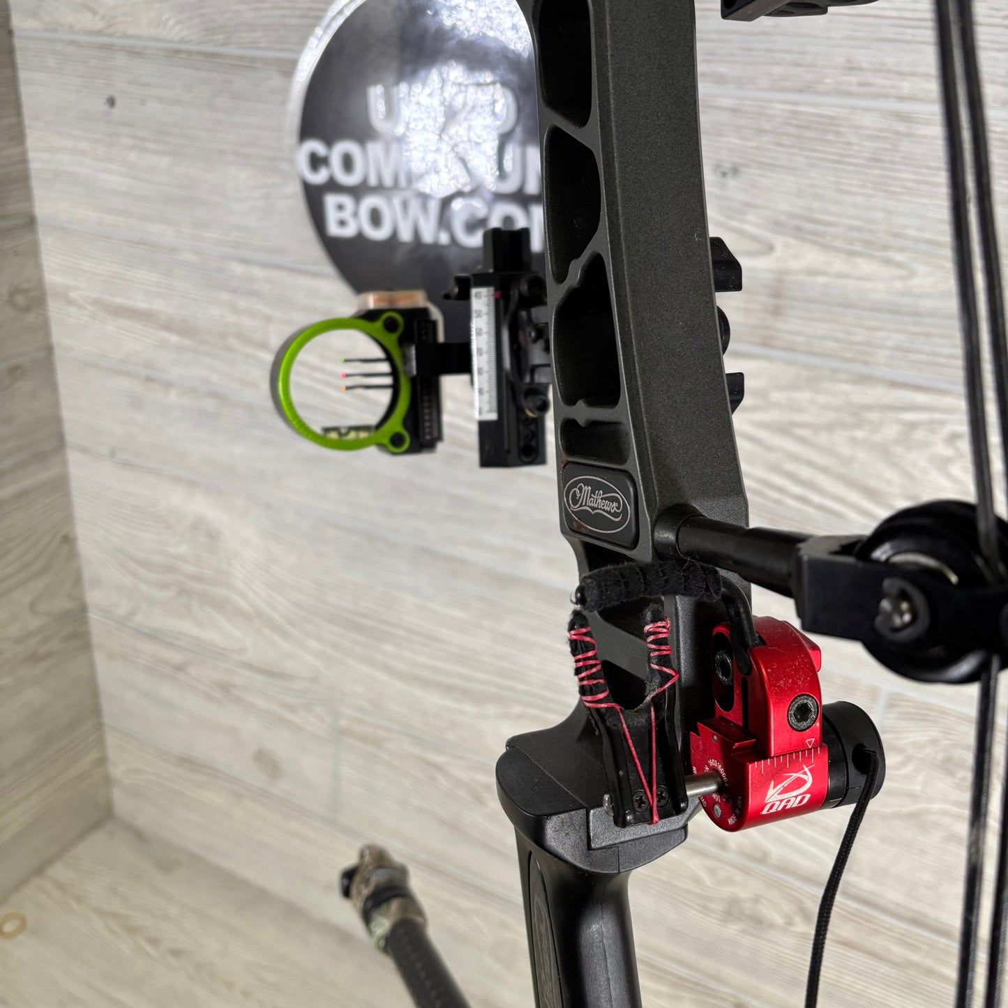 Used Mathews No Cam HTX 26"/70# Right Handed Package