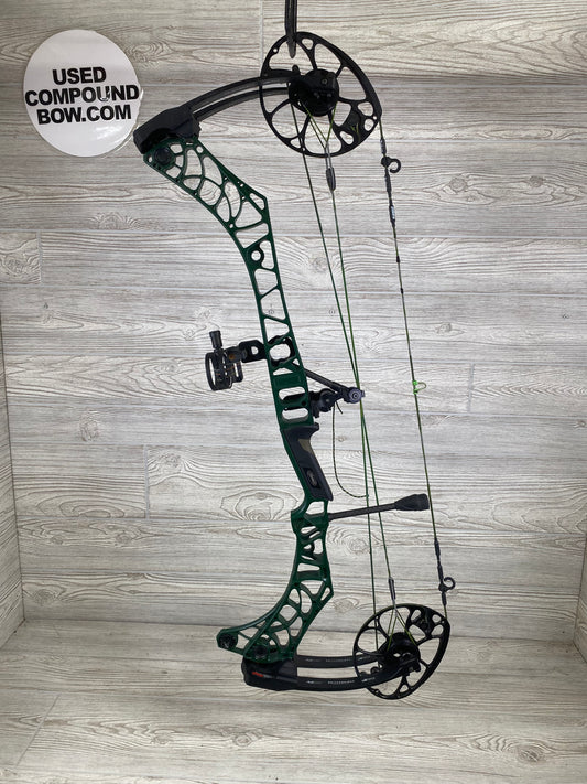 Used Mathews V3 31 Right Hand Green Black Limbs CUSTOM!
